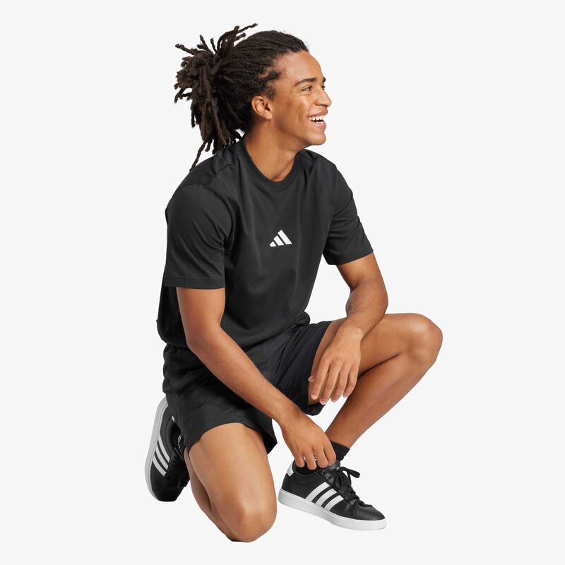 adidas Polera Essentials Logo Peque&ntilde;o Tejido Jersey, NEGRO, hi-res image number null