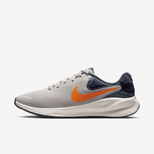 Nike Revolution 7