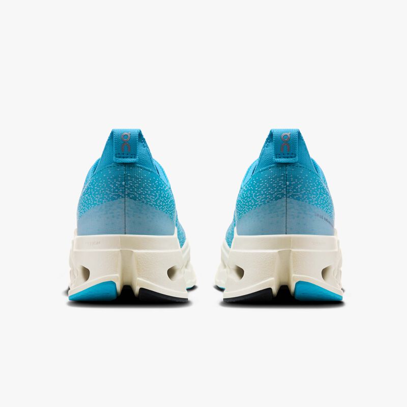 On Zapatillas Cloudsurfer Max, AMARILLO, hi-res image number null