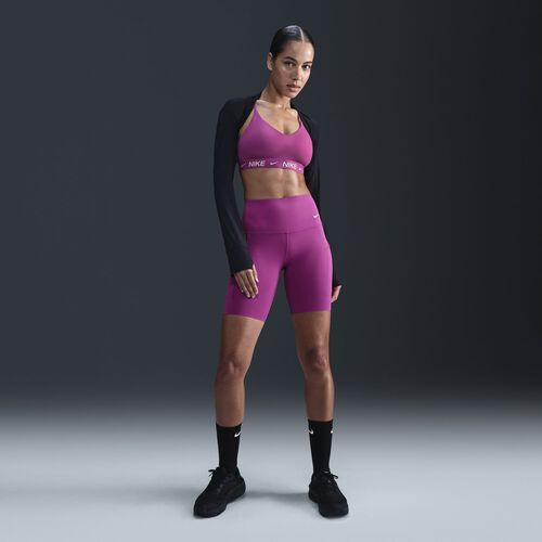 Nike Universa