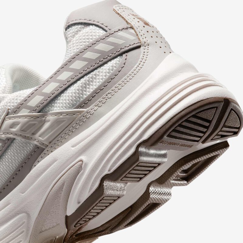 Nike Initiator, NEGRO, hi-res image number null
