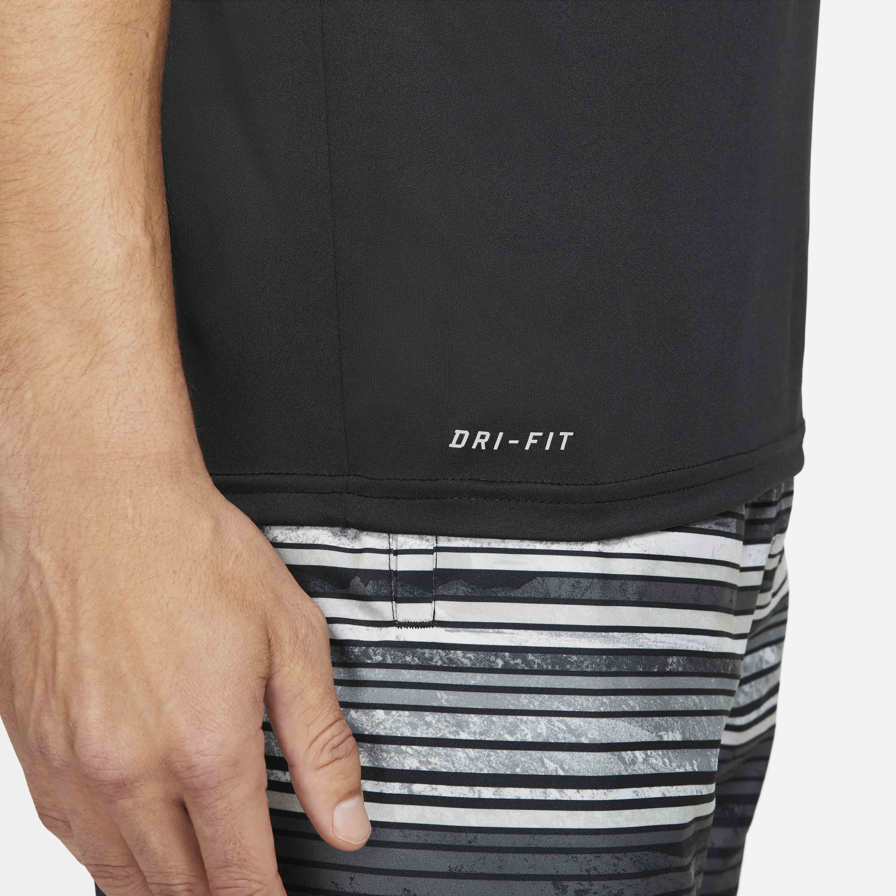 Nike Polera Hydroguard Essential, NEGRO, hi-res