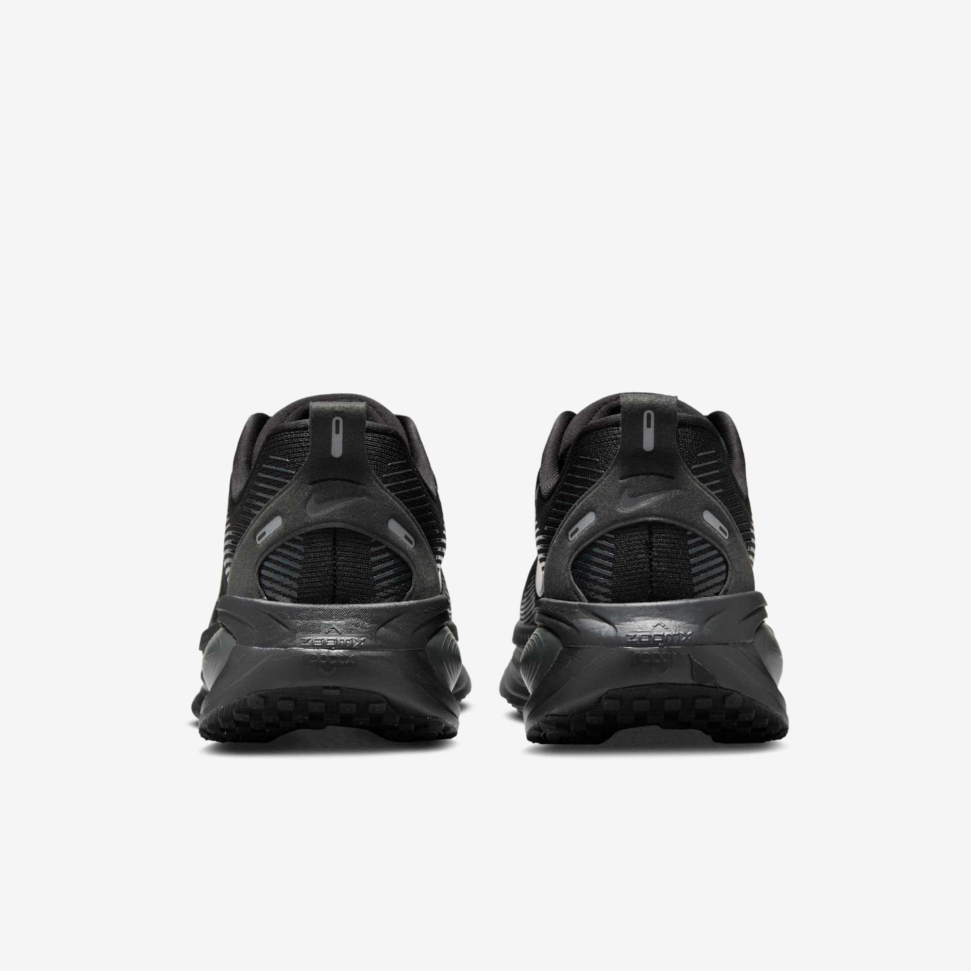 Nike Zapatillas Vomero 18, NEGRO, hi-res