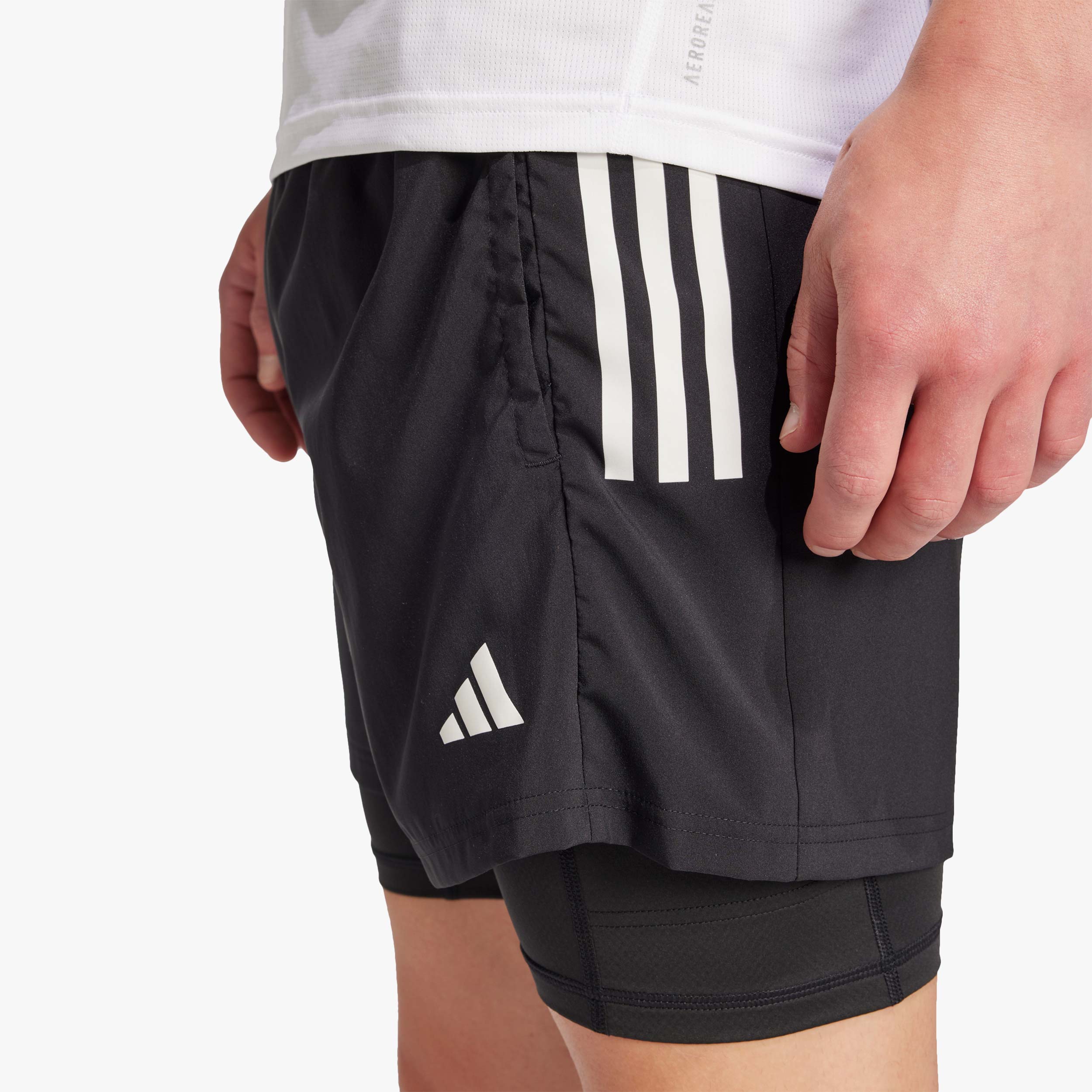 adidas Shorts Own the Run CLIMACOOL 2 en 1 con 5 Bolsillos, NEGRO, hi-res