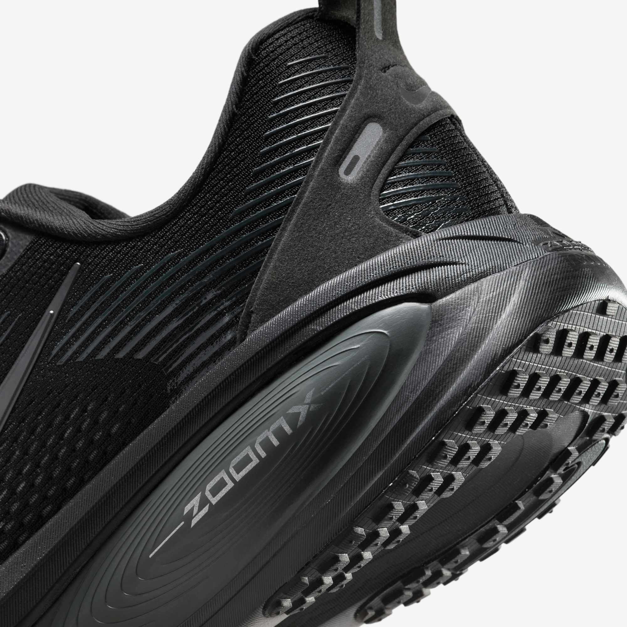 Nike Zapatillas Vomero 18, NEGRO, hi-res