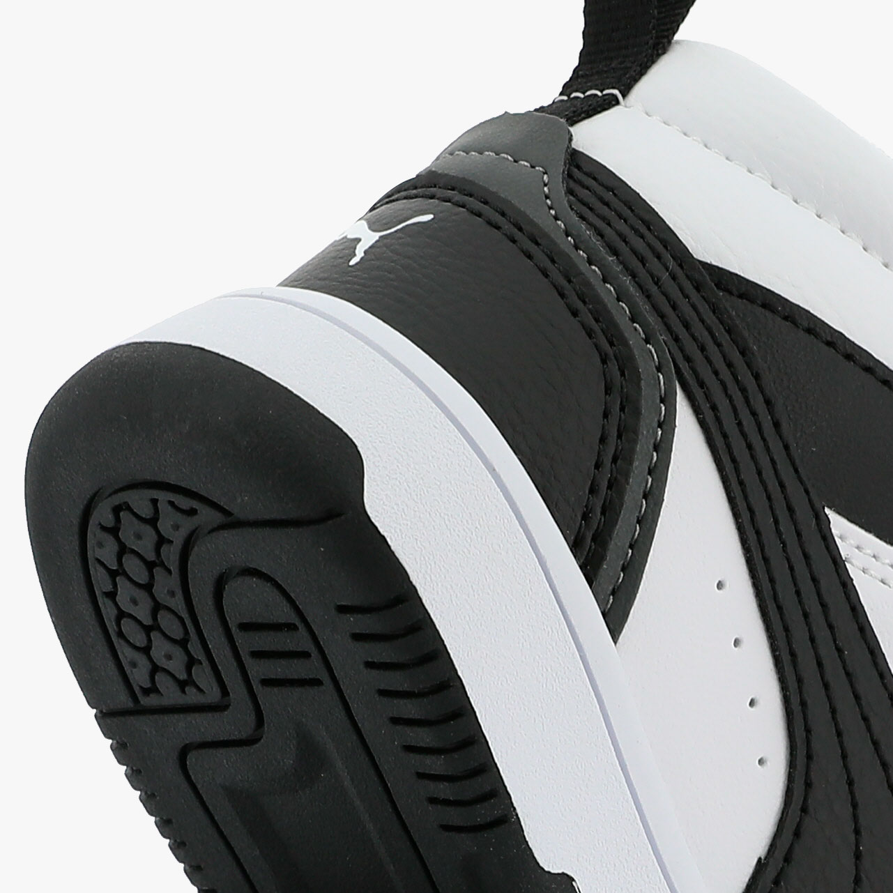 Puma Zapatillas Rebound V6 Mid, NEGRO, hi-res