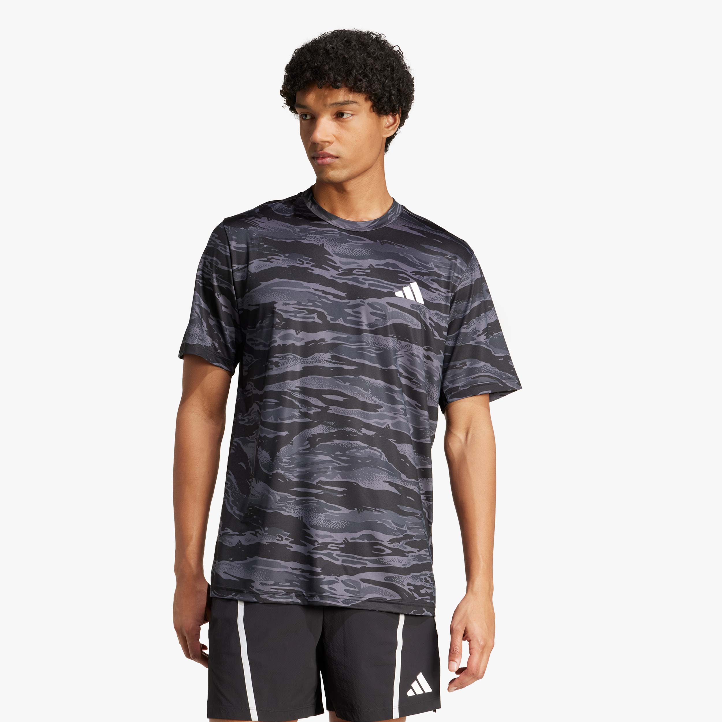 adidas Polera Train Essentials Camo AOP, NEGRO, hi-res