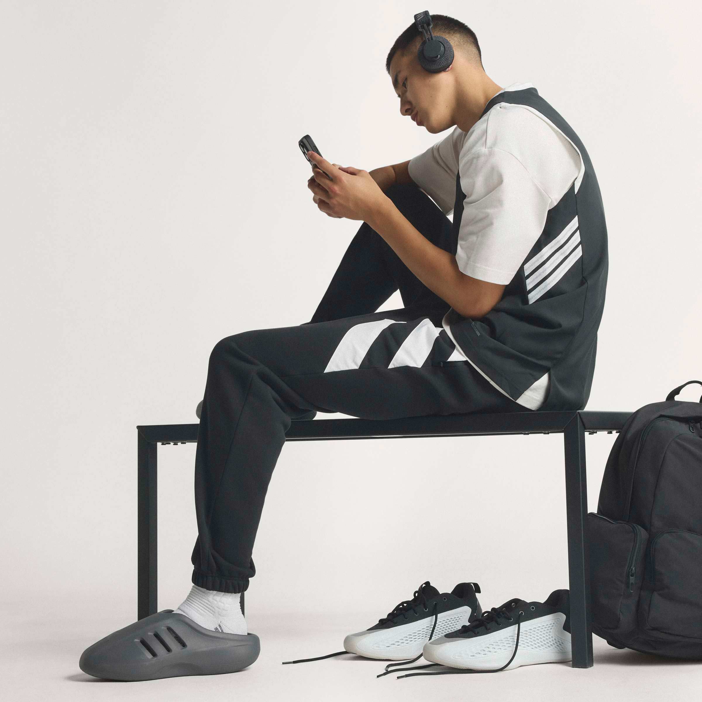 adidas Pantal&oacute;n de Felpa Anthony Edwards Foundation, NEGRO, hi-res