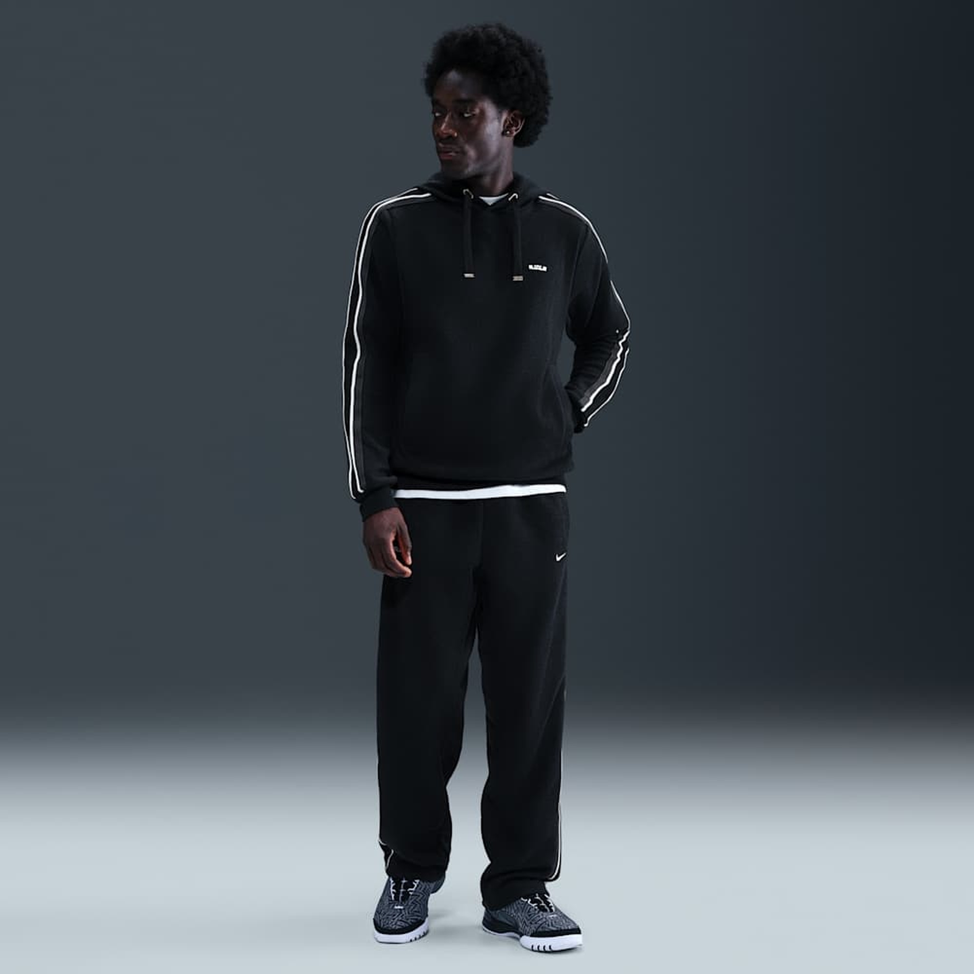 Nike Poler&oacute;n LeBron Standard Issue, NEGRO, hi-res