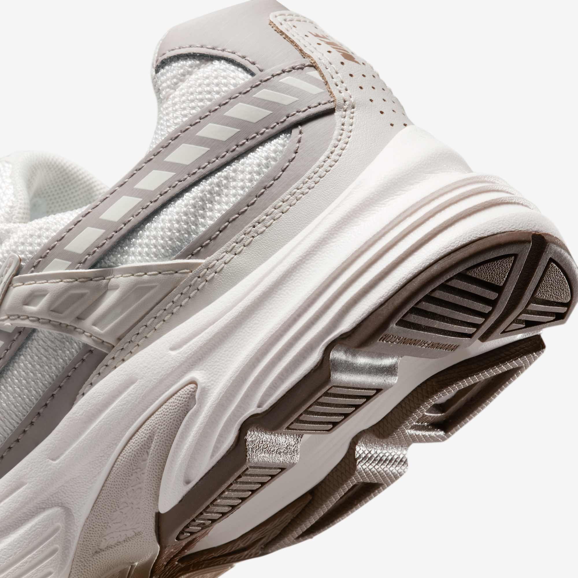 Nike Initiator, NEGRO, hi-res
